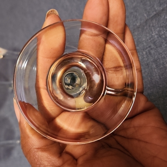 4 Banquet White Wine Glasses - Picture 5 of 5